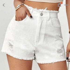 Summer White Shorts🤎